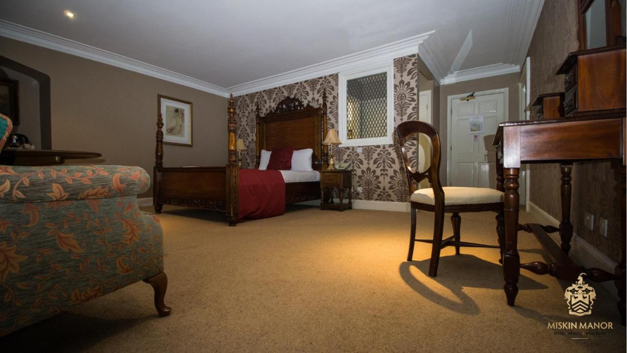 Miskin Manor Hotel Hensol Exterior foto